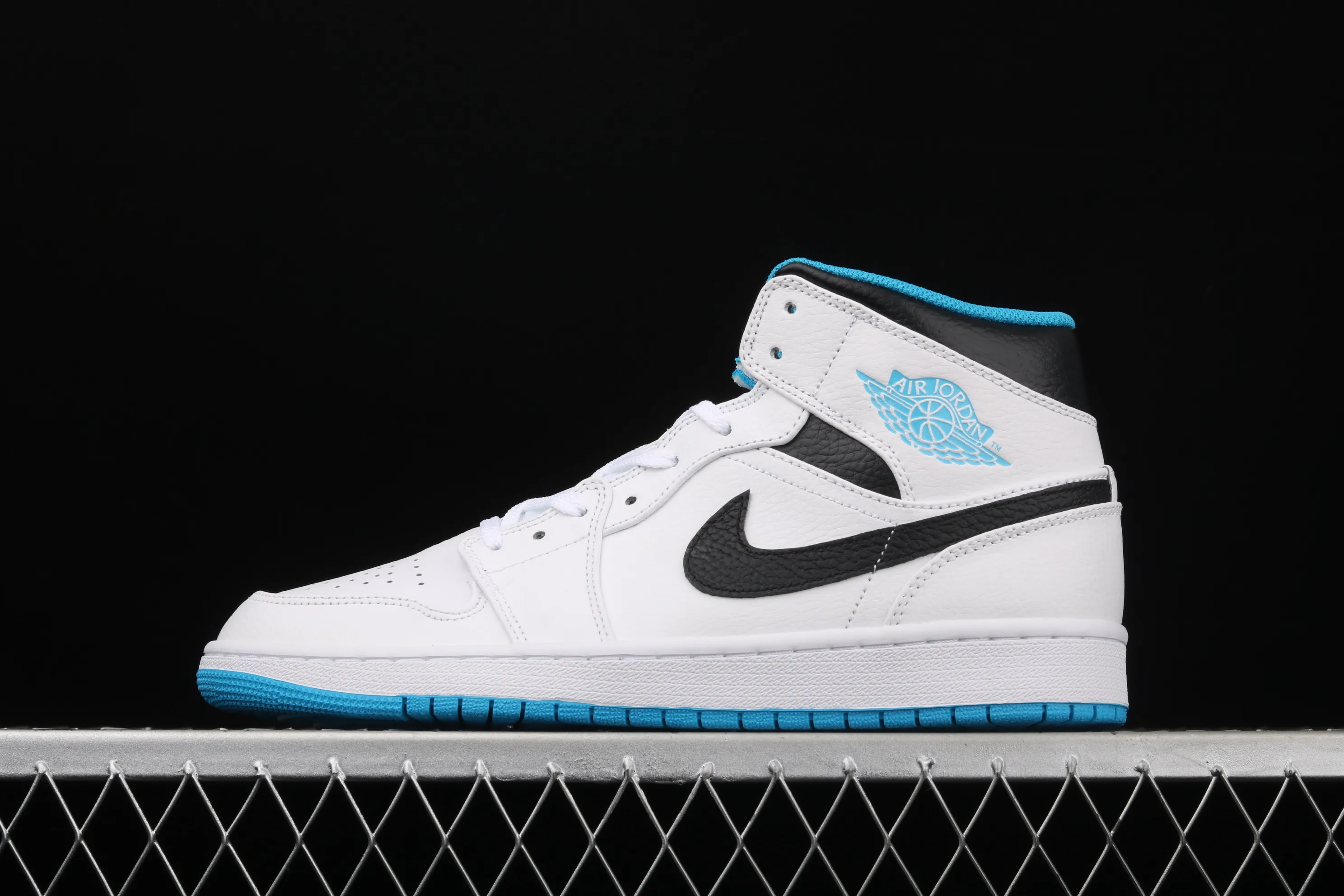 All categories Air Jordan Jordan series basketball shoes Air Jordan 1 Mid Air Jordan 1 Mid AJ1 Joe 1 Zhongbang basketball shoes 554724-141
